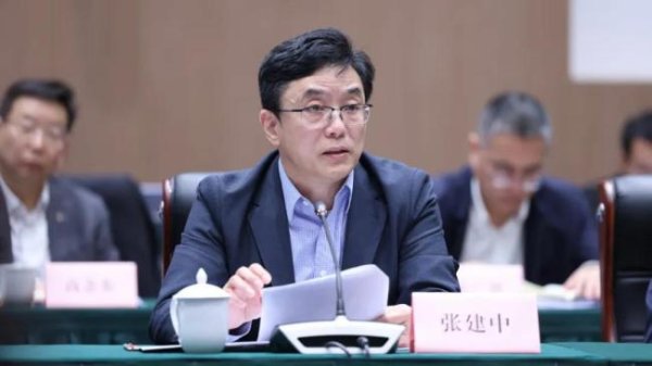 益阳指 他，告别美国英伟达，干出中国英伟达